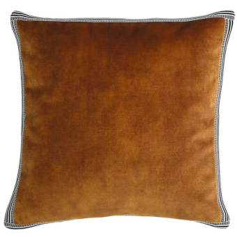 Manade Cushion